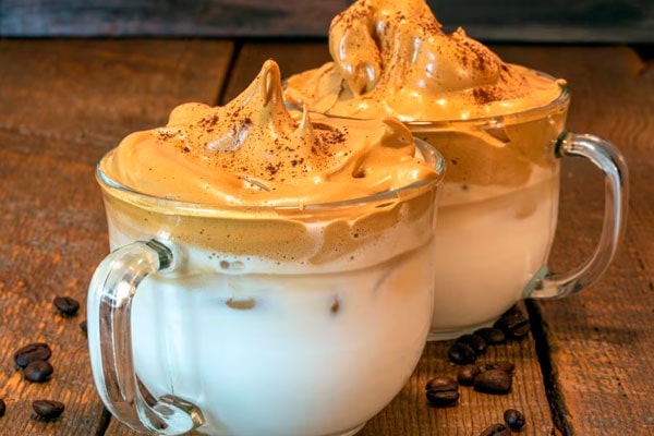 Cómo hacer Dalgona coffee, el Café más refrescante que arrasa en las redes sociales