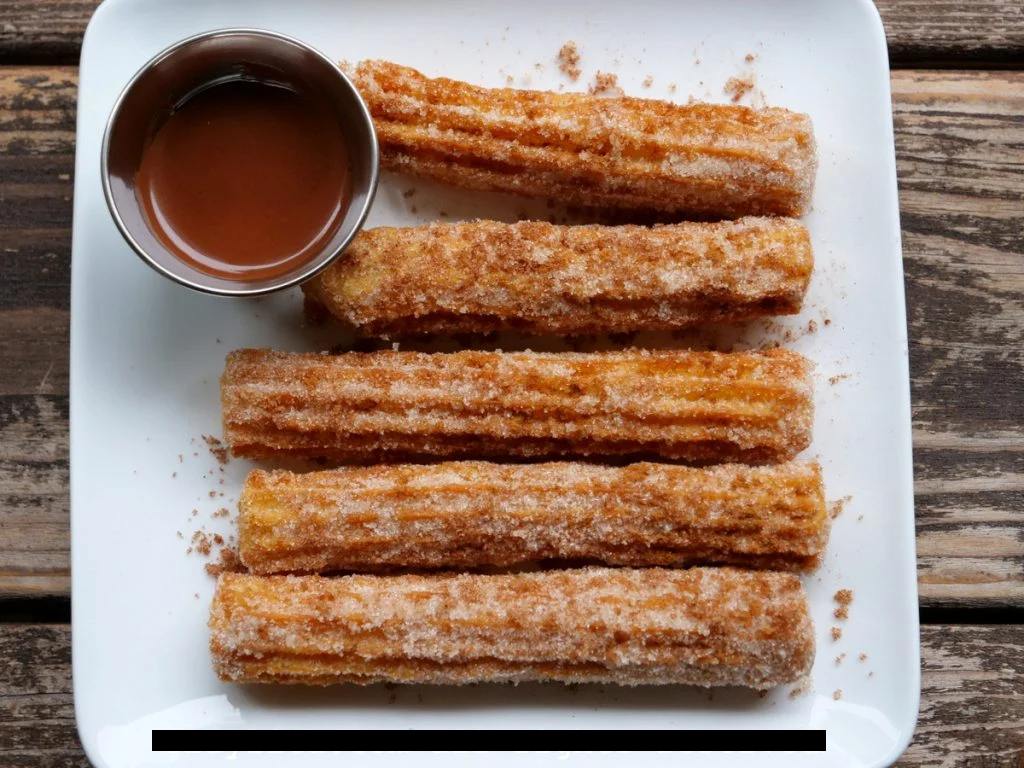 Churros con Salsa de Chocolate: La receta de una Rica Merienda