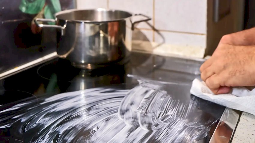 Limpie la Estufa de Vitroceramica en Minutos con facilidad Usando solo 2 ingredientes