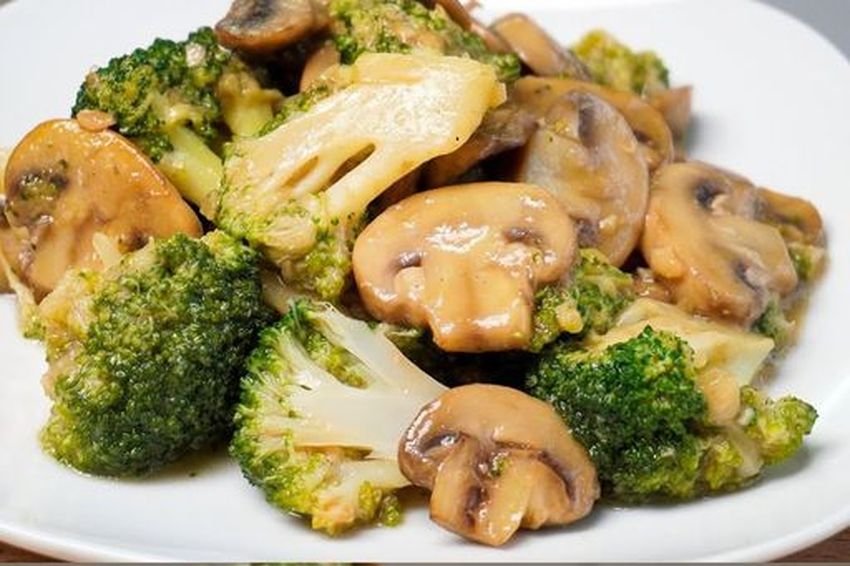 ¡El Brócoli nunca se había Preparado tan delicioso! Brócoli con champiñones al ajillo