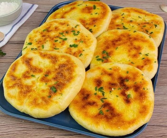 Pan Naan Relleno de Queso: Un Gusto Exótico en Cada Mordisco