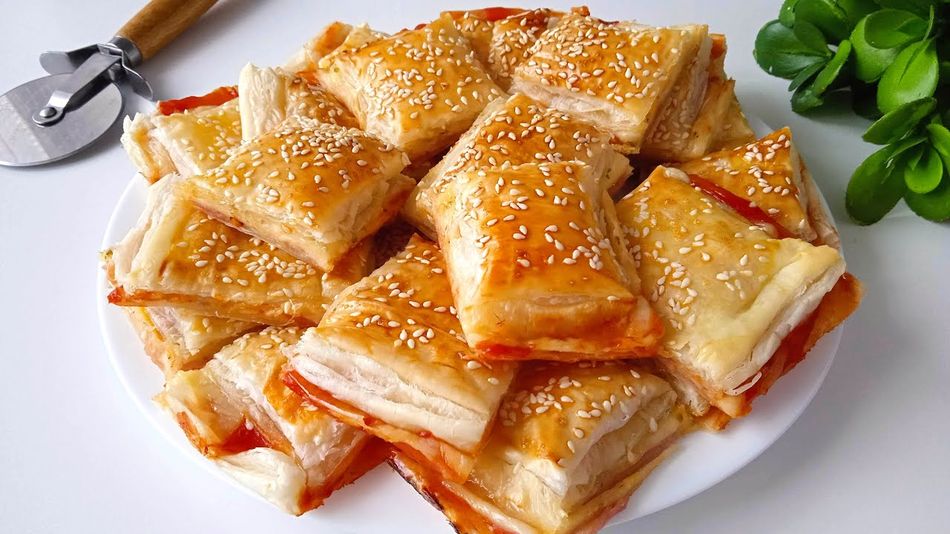 ¡Cuadritos de Hojaldre Rellenos: Perfectos para Fiestas y Reuniones!