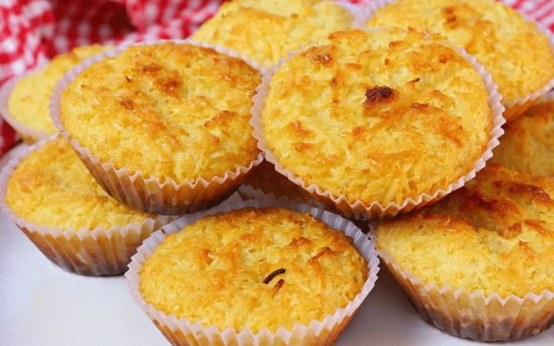 ¡Descubre los Deliciosos Muffins de Coco y Queso! 🍰🥥 Un delicioso Bocado en Tu Mesa