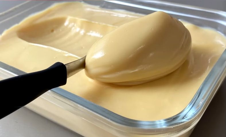 Solo 3 ingredientes para un postre espectacular!  Mousse de maracuyá que derretirá corazones