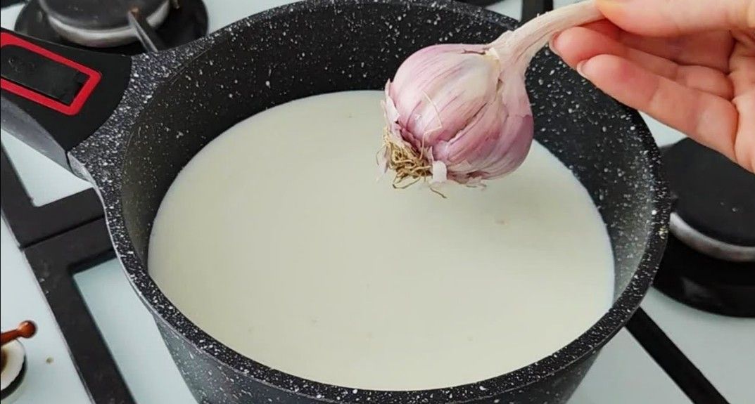 🧄🥛 Leche de Ajo: El Remedio Casero que Está Sorprendiendo a Todos 🌿 ¡Descubre sus Beneficios Poderosos!