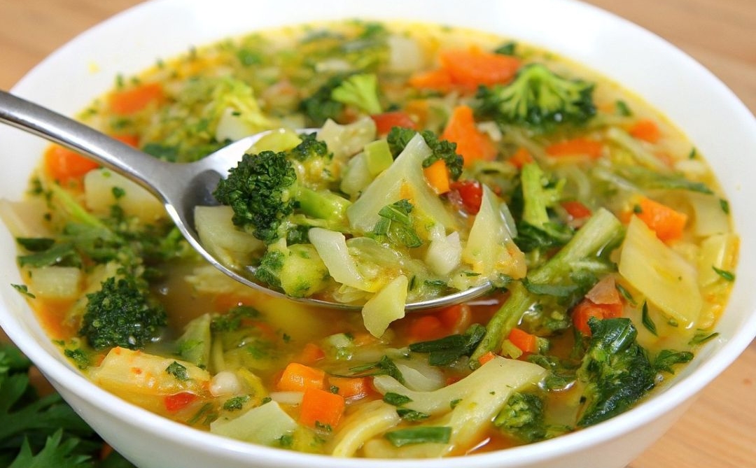 🥕🍲 Sopa de Vegetales que Cambia la Vida: Salud, Sabor y Bienestar en Cada Cucharada 🌱✨
